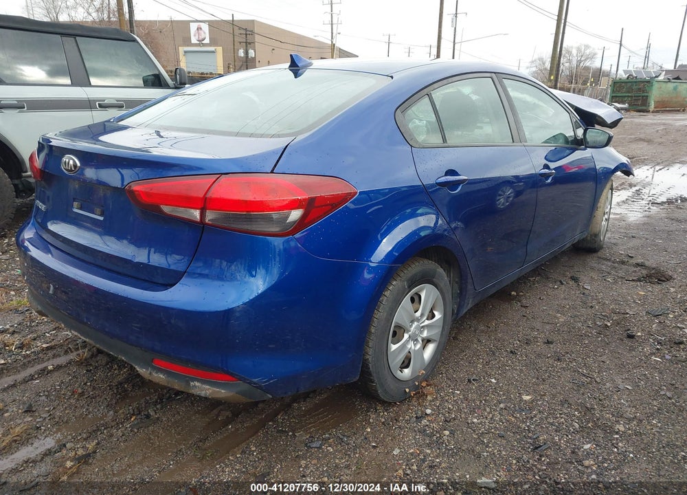 2017 KIA FORTE VIN: 3KPFK4A77HE135616