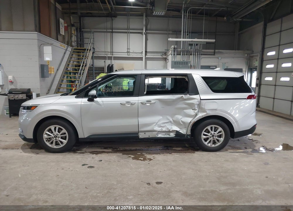 2022 KIA CARNIVAL MPV LX SEAT PACKAGE VIN: KNDNB4H34N6149277
