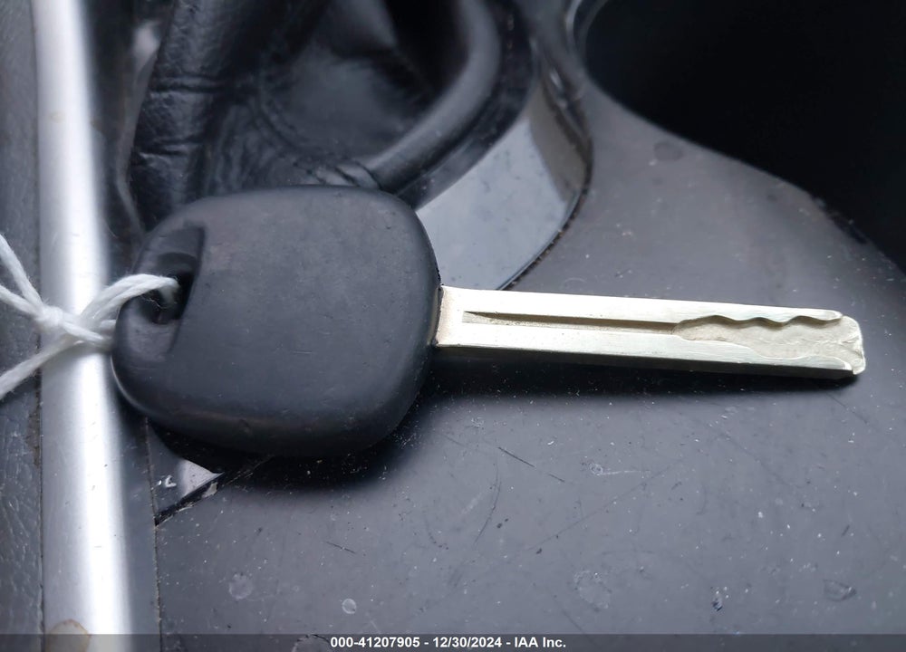 2011 HYUNDAI SONATA VIN: 5NPEB4AC5BH051757