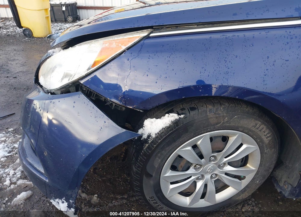 2011 HYUNDAI SONATA VIN: 5NPEB4AC5BH051757