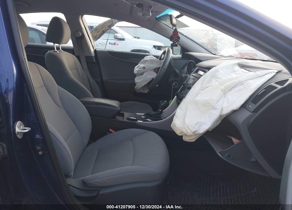 2011 HYUNDAI SONATA VIN: 5NPEB4AC5BH051757