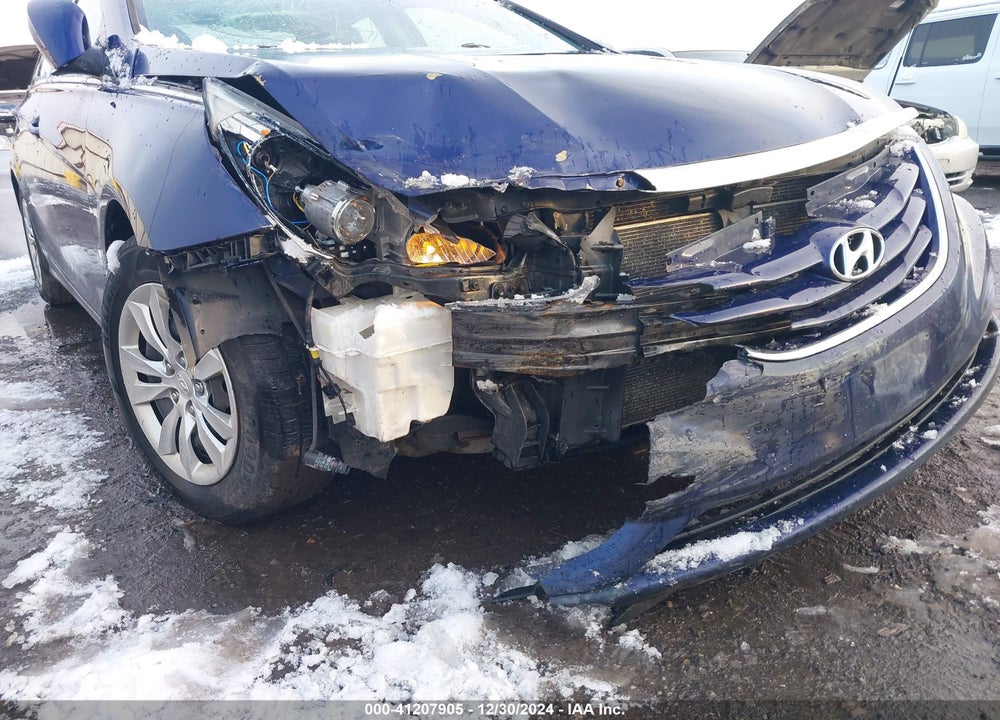 2011 HYUNDAI SONATA VIN: 5NPEB4AC5BH051757