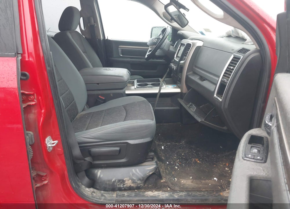 2013 RAM 1500 VIN: 1C6RR7LT6DS726569