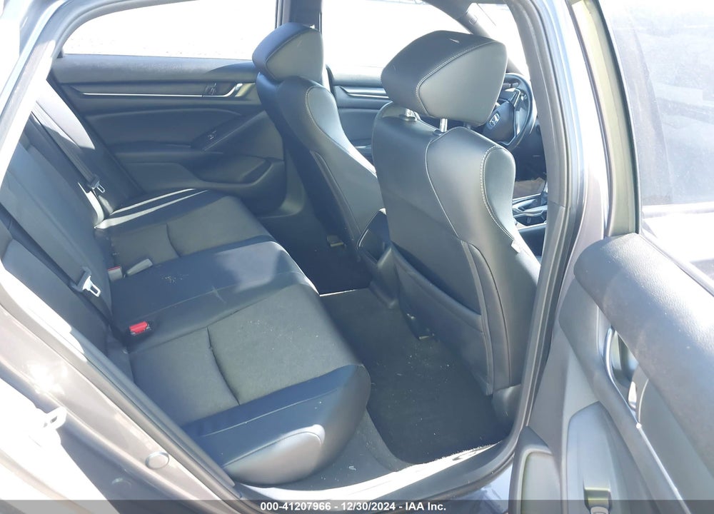 2018 HONDA ACCORD VIN: 1HGCV1F31JA156101