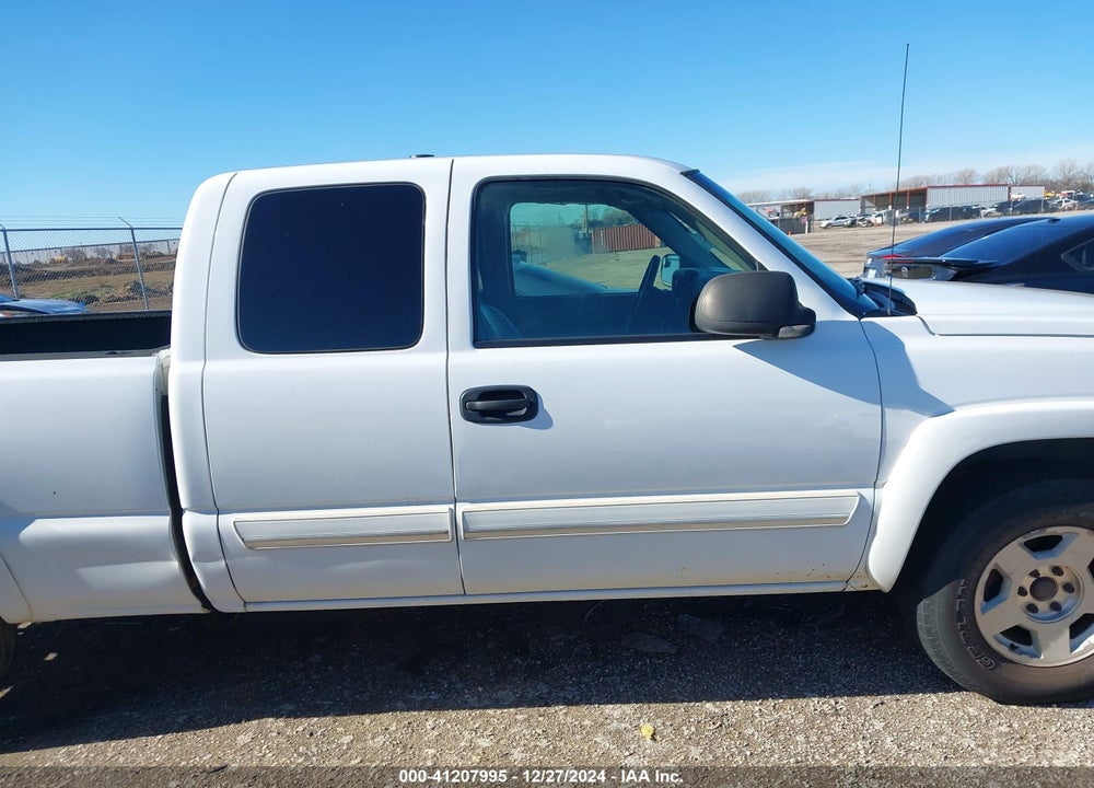2005 CHEVROLET SILVERADO 1500 Z71 VIN: 1GCEK19B05E252304
