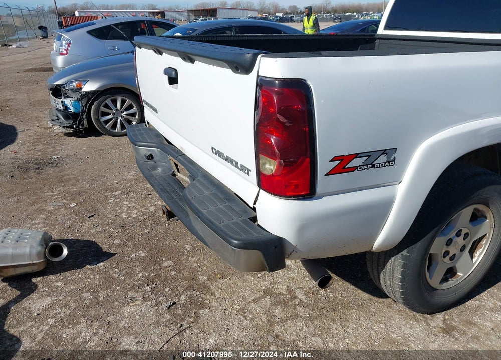 2005 CHEVROLET SILVERADO 1500 Z71 VIN: 1GCEK19B05E252304