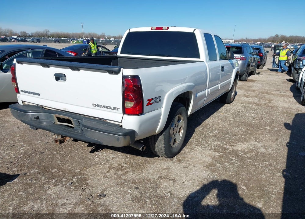 2005 CHEVROLET SILVERADO 1500 Z71 VIN: 1GCEK19B05E252304