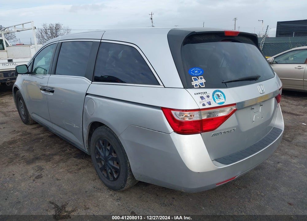 2011 HONDA ODYSSEY LX VIN: 5FNRL5H29BB020575