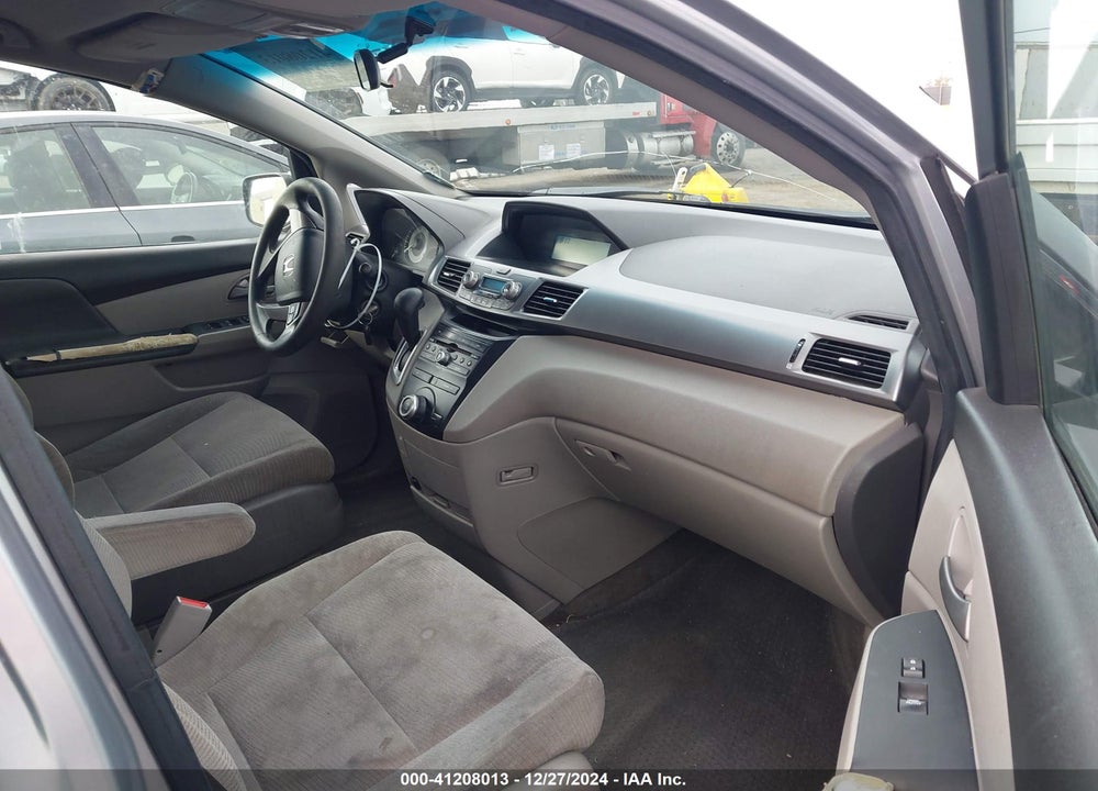 2011 HONDA ODYSSEY LX VIN: 5FNRL5H29BB020575