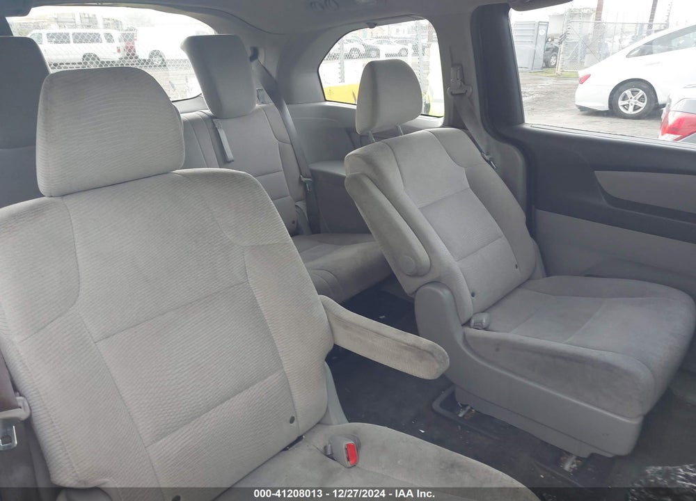 2011 HONDA ODYSSEY LX VIN: 5FNRL5H29BB020575