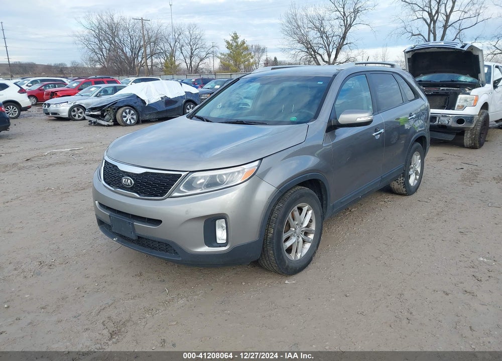 2014 KIA SORENTO LX VIN: 5XYKT3A62EG474361
