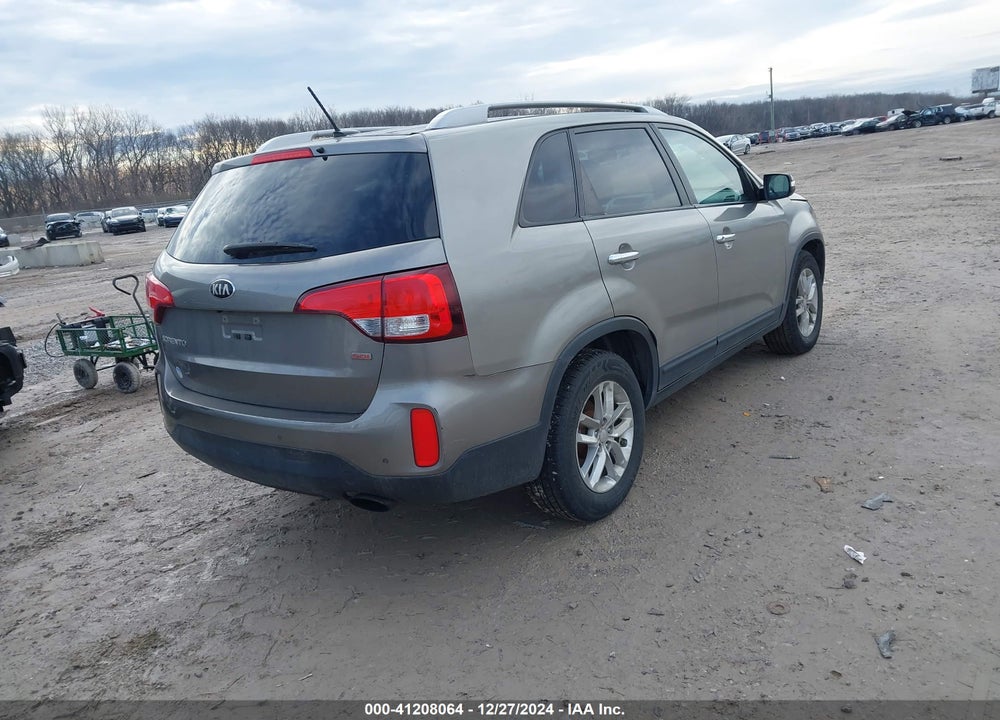 2014 KIA SORENTO LX VIN: 5XYKT3A62EG474361
