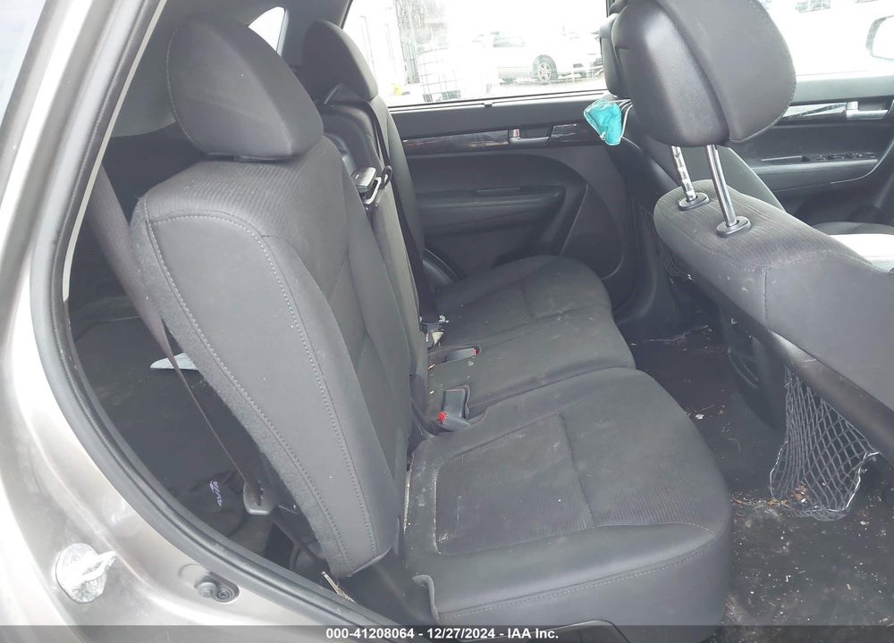 2014 KIA SORENTO LX VIN: 5XYKT3A62EG474361