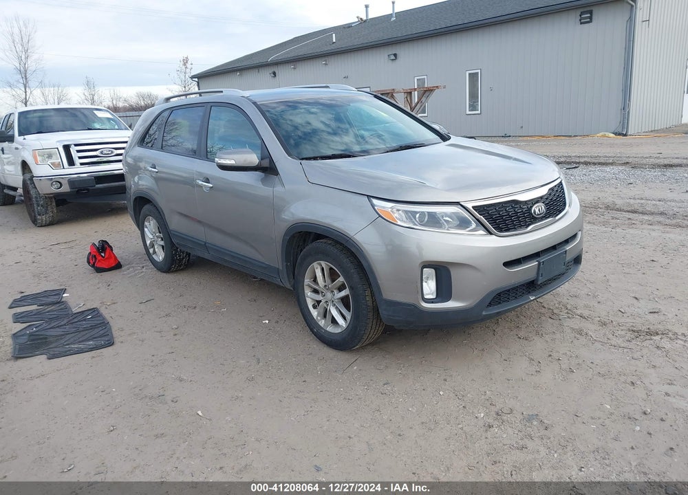 2014 KIA SORENTO LX VIN: 5XYKT3A62EG474361