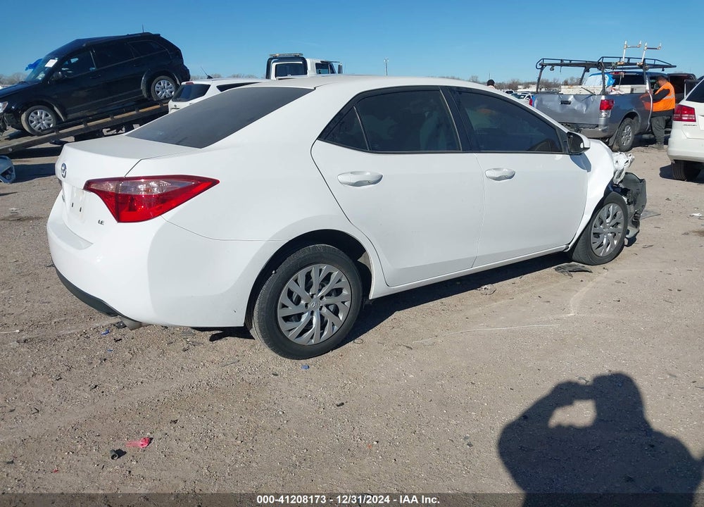 2018 TOYOTA COROLLA LE VIN: 2T1BURHE1JC114890
