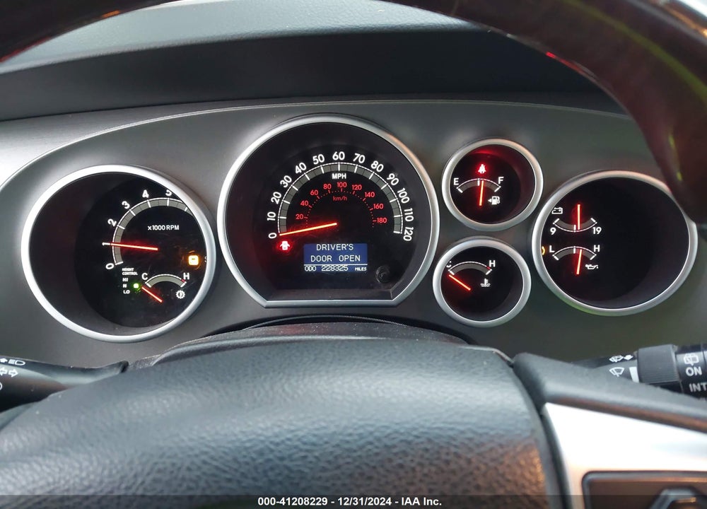 2014 TOYOTA SEQUOIA PLATINUM 5.7L V8 VIN: 5TDDW5G17ES096760