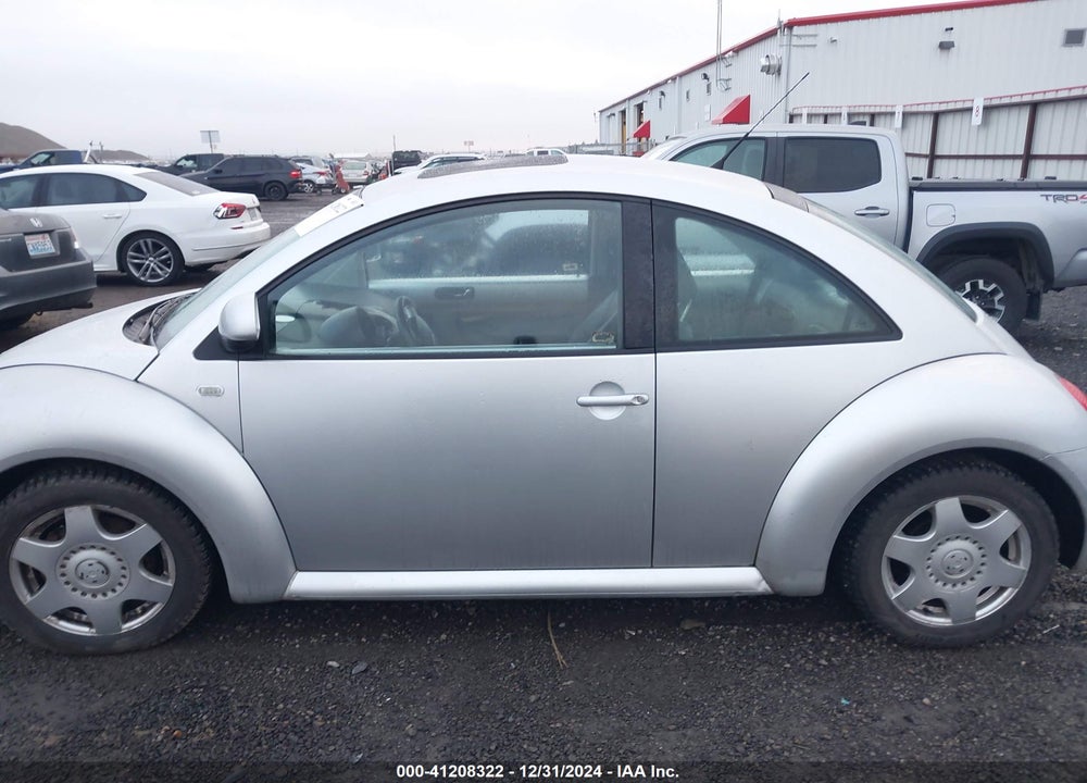 2000 VOLKSWAGEN NEW BEETLE GLX VIN: 3VWDD21C6YM469268