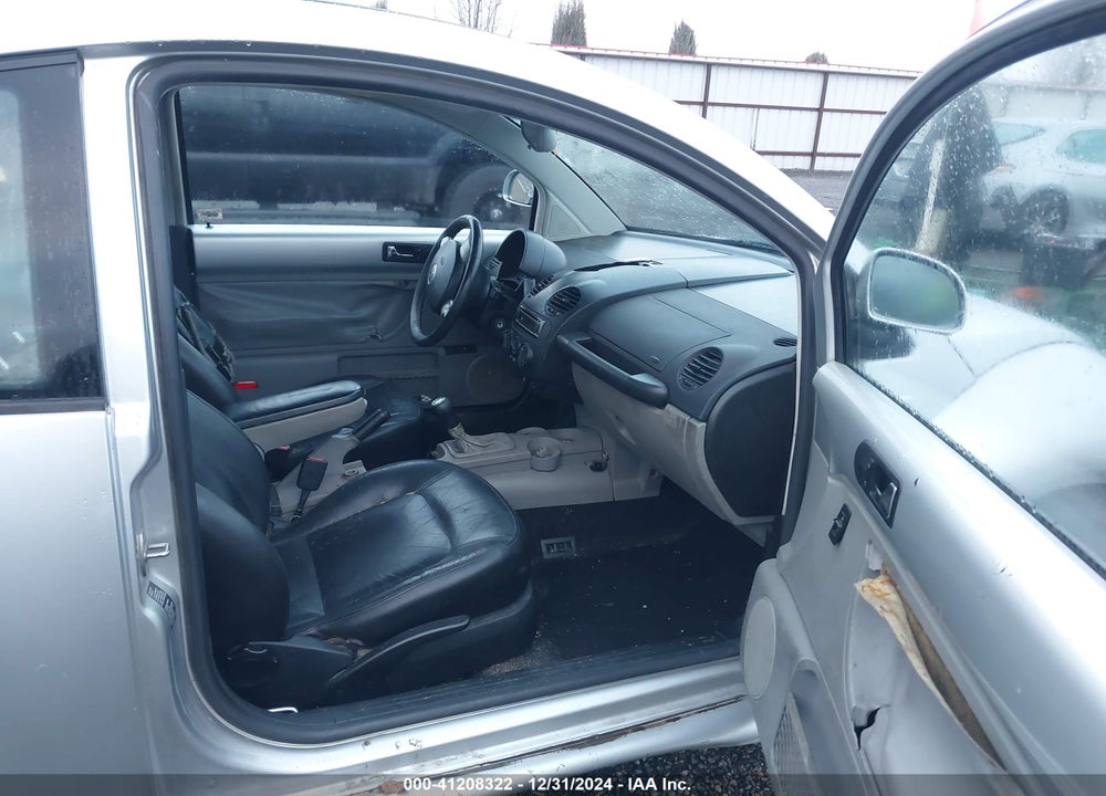 2000 VOLKSWAGEN NEW BEETLE GLX VIN: 3VWDD21C6YM469268