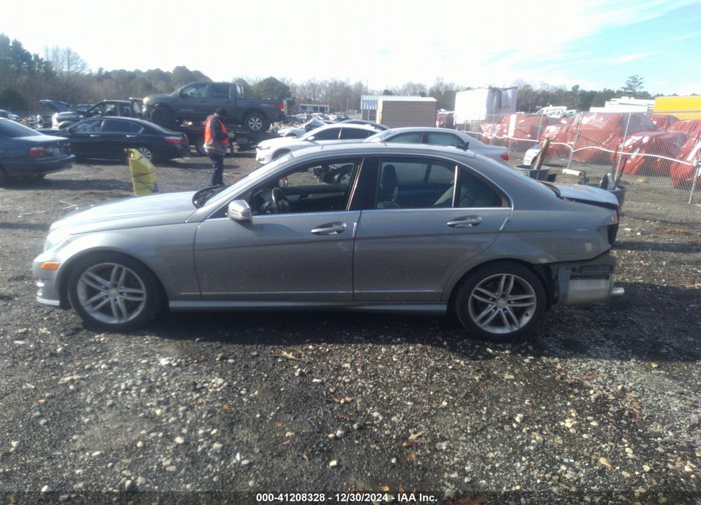 2013 MERCEDES-BENZ C 300 LUXURY 4MATIC/SPORT 4MATIC VIN: WDDGF8AB1DR290963