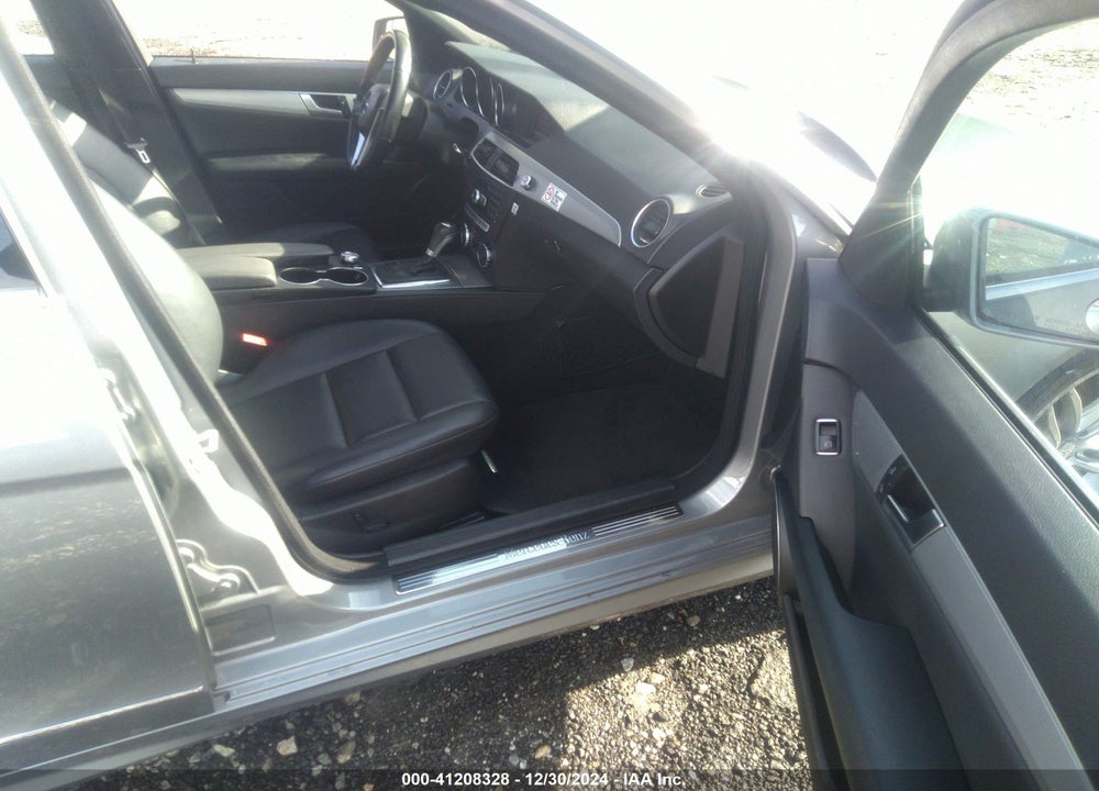 2013 MERCEDES-BENZ C 300 LUXURY 4MATIC/SPORT 4MATIC VIN: WDDGF8AB1DR290963
