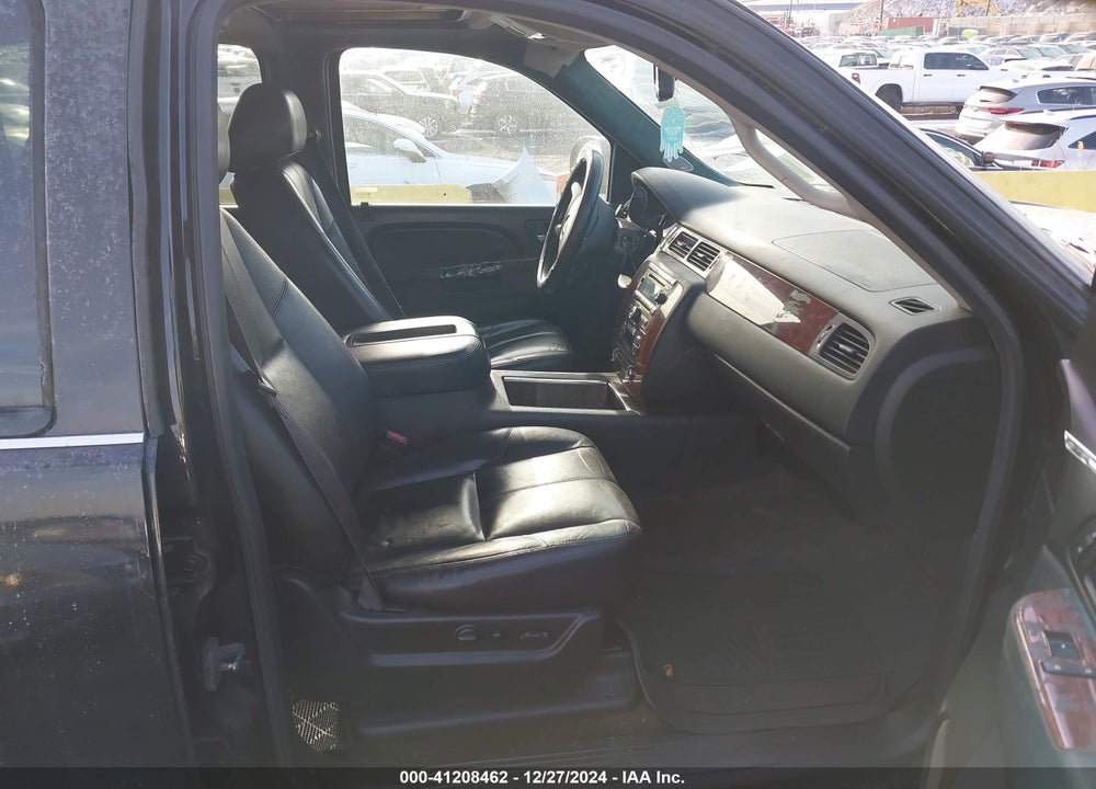 2014 CHEVROLET SUBURBAN K1500 LT VIN: 1GNSKJE70ER188902
