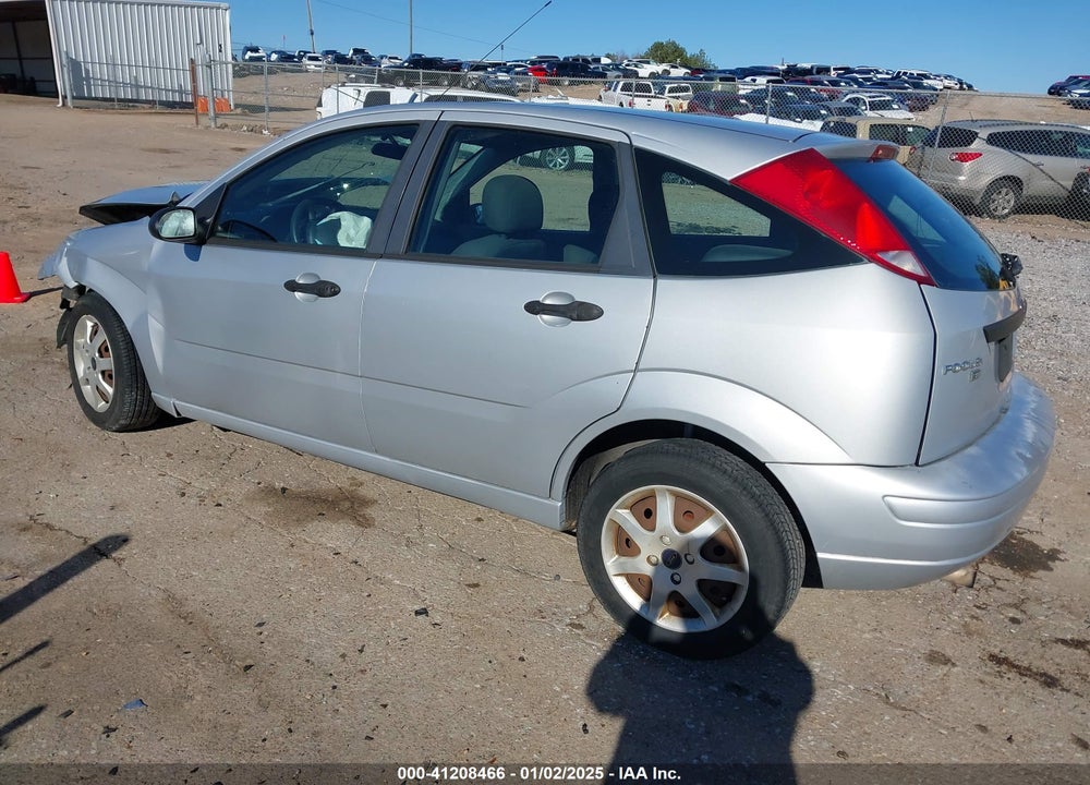 2005 FORD FOCUS ZX5 VIN: 3FAFP37N45R128912