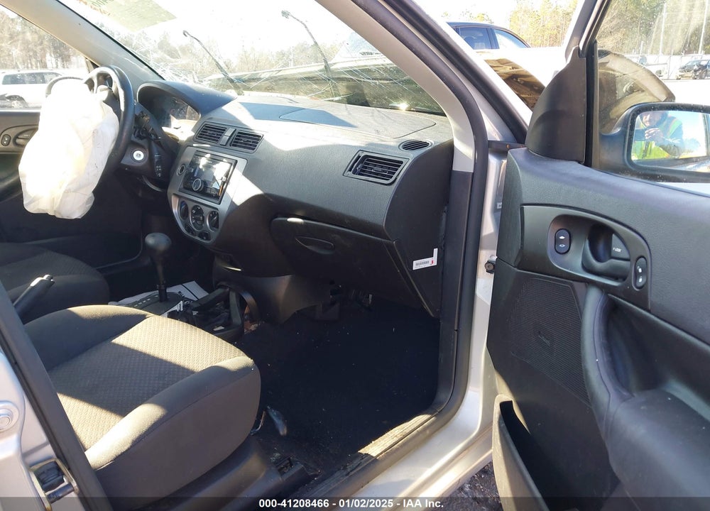 2005 FORD FOCUS ZX5 VIN: 3FAFP37N45R128912