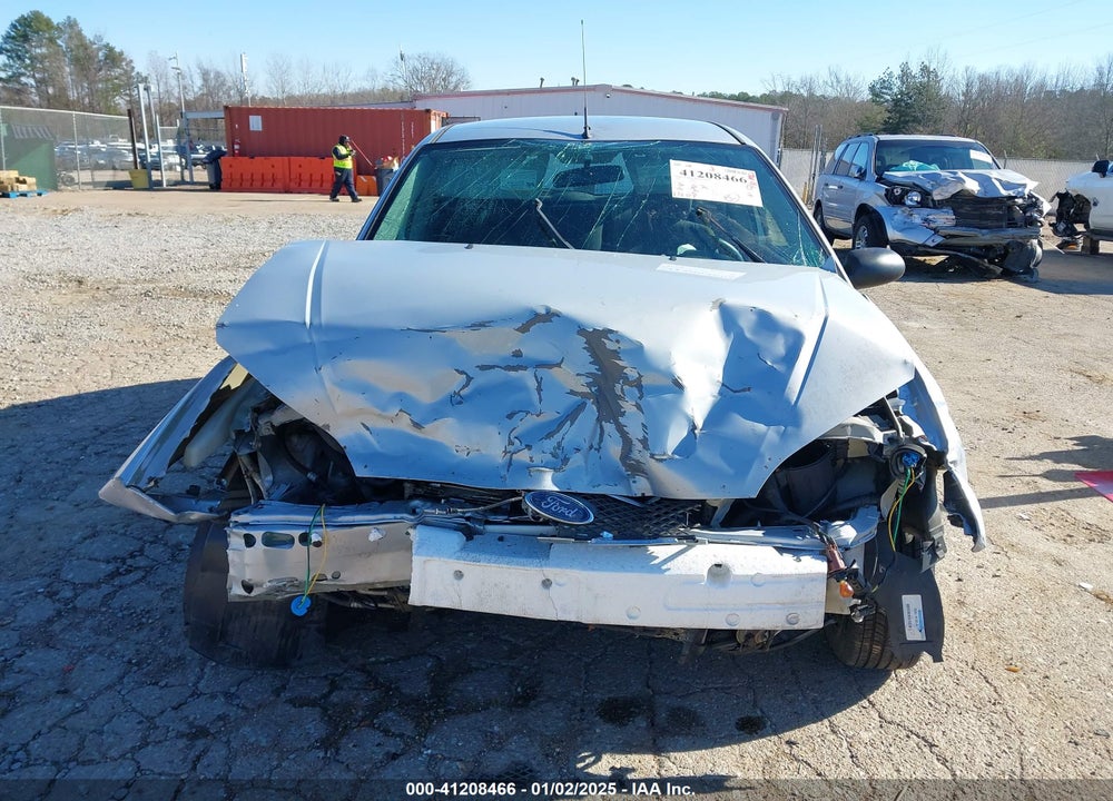 2005 FORD FOCUS ZX5 VIN: 3FAFP37N45R128912