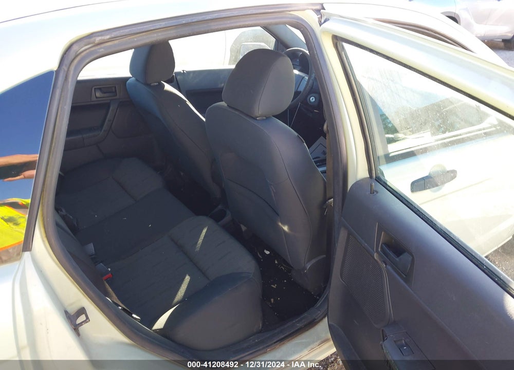 2010 FORD FOCUS SE VIN: 1FAHP3FN9AW116210