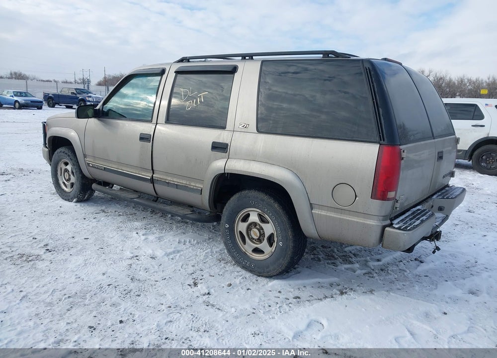 2000 CHEVROLET TAHOE K1500 VIN: 1GNEK13R2YR116525