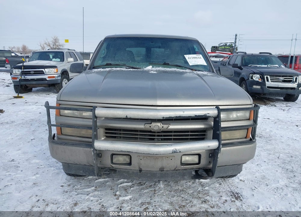 2000 CHEVROLET TAHOE K1500 VIN: 1GNEK13R2YR116525