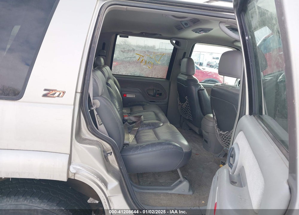 2000 CHEVROLET TAHOE K1500 VIN: 1GNEK13R2YR116525