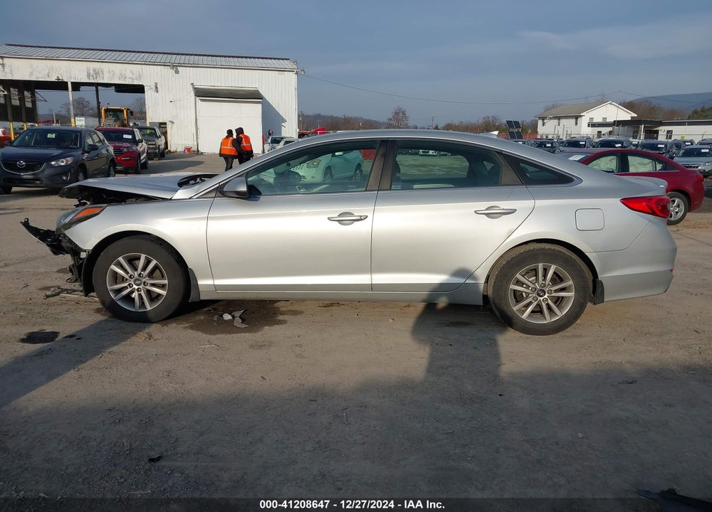 2015 HYUNDAI SONATA VIN: 5NPE24AF1FH206840