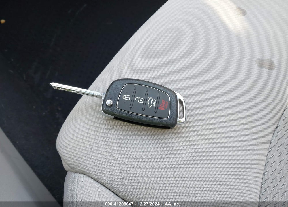 2015 HYUNDAI SONATA VIN: 5NPE24AF1FH206840
