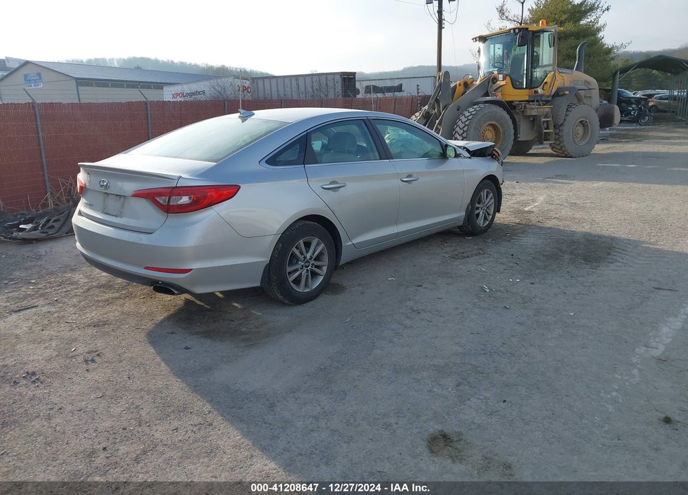 2015 HYUNDAI SONATA VIN: 5NPE24AF1FH206840