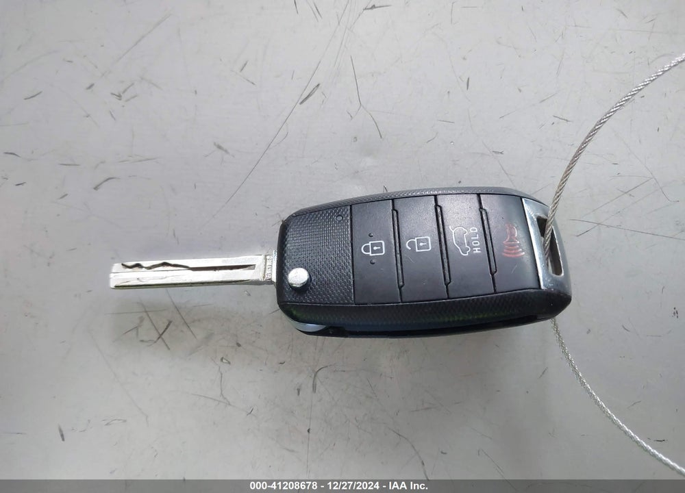 2014 KIA SORENTO LX VIN: 5XYKT3A67EG536370