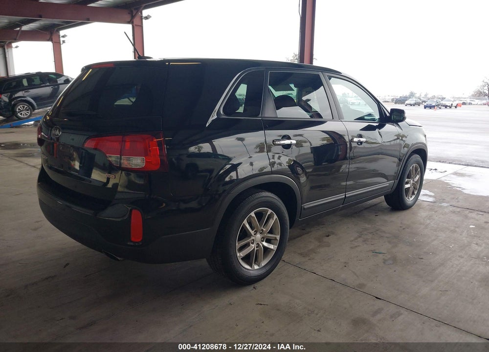 2014 KIA SORENTO LX VIN: 5XYKT3A67EG536370