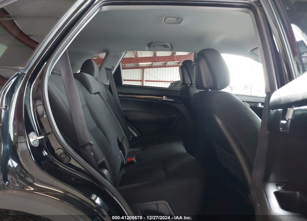 2014 KIA SORENTO LX VIN: 5XYKT3A67EG536370