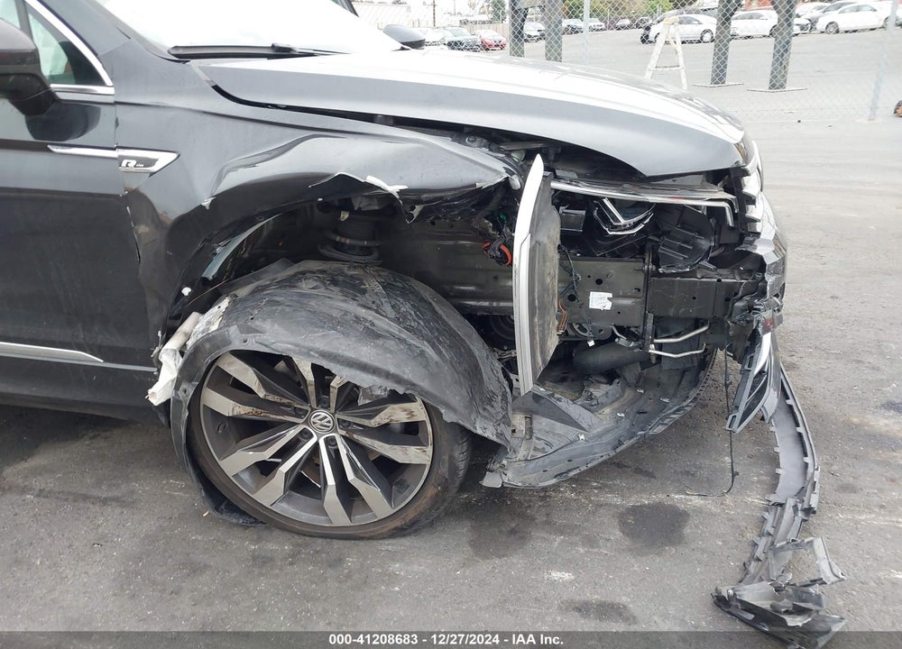 2018 VOLKSWAGEN TIGUAN SEL PREMIUM VIN: 3VV4B7AX1JM187961