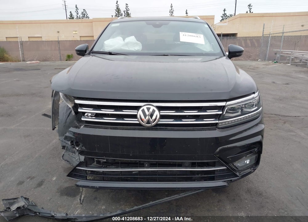 2018 VOLKSWAGEN TIGUAN SEL PREMIUM VIN: 3VV4B7AX1JM187961