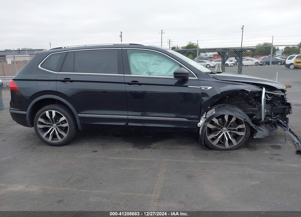 2018 VOLKSWAGEN TIGUAN SEL PREMIUM VIN: 3VV4B7AX1JM187961