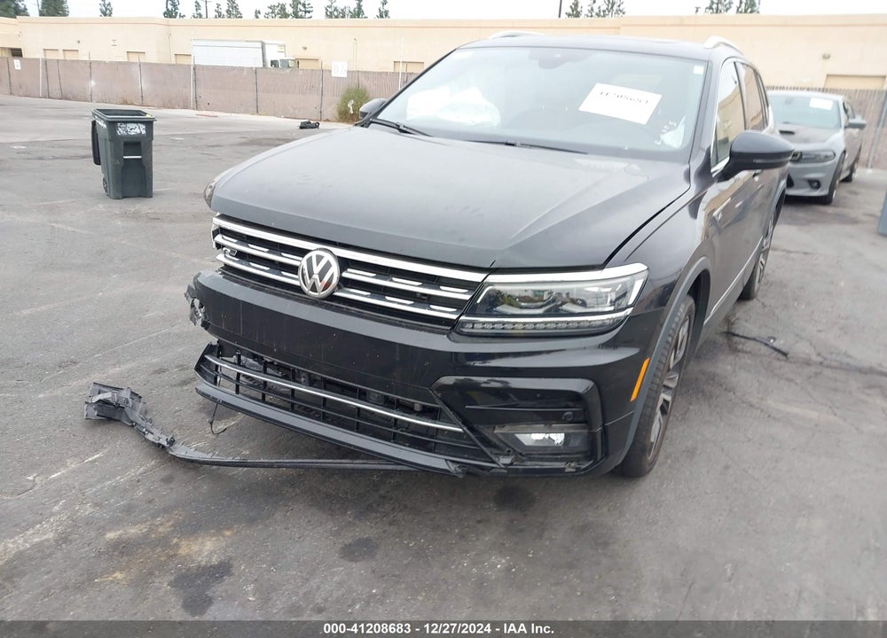 2018 VOLKSWAGEN TIGUAN SEL PREMIUM VIN: 3VV4B7AX1JM187961