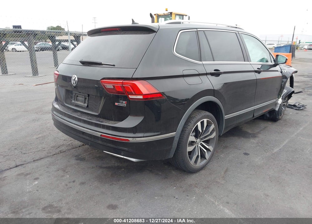 2018 VOLKSWAGEN TIGUAN SEL PREMIUM VIN: 3VV4B7AX1JM187961