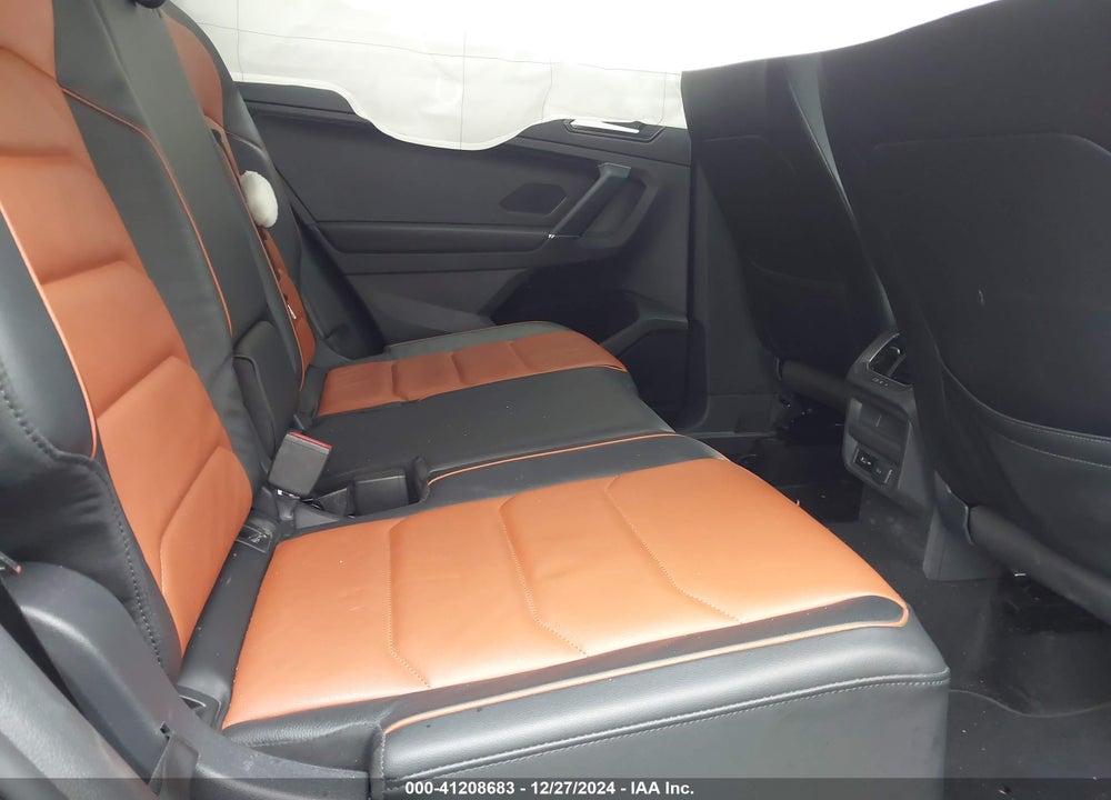 2018 VOLKSWAGEN TIGUAN SEL PREMIUM VIN: 3VV4B7AX1JM187961