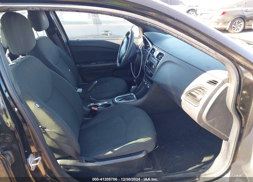 2011 CHRYSLER 200 LX VIN: 1C3BC4FB0BN611155