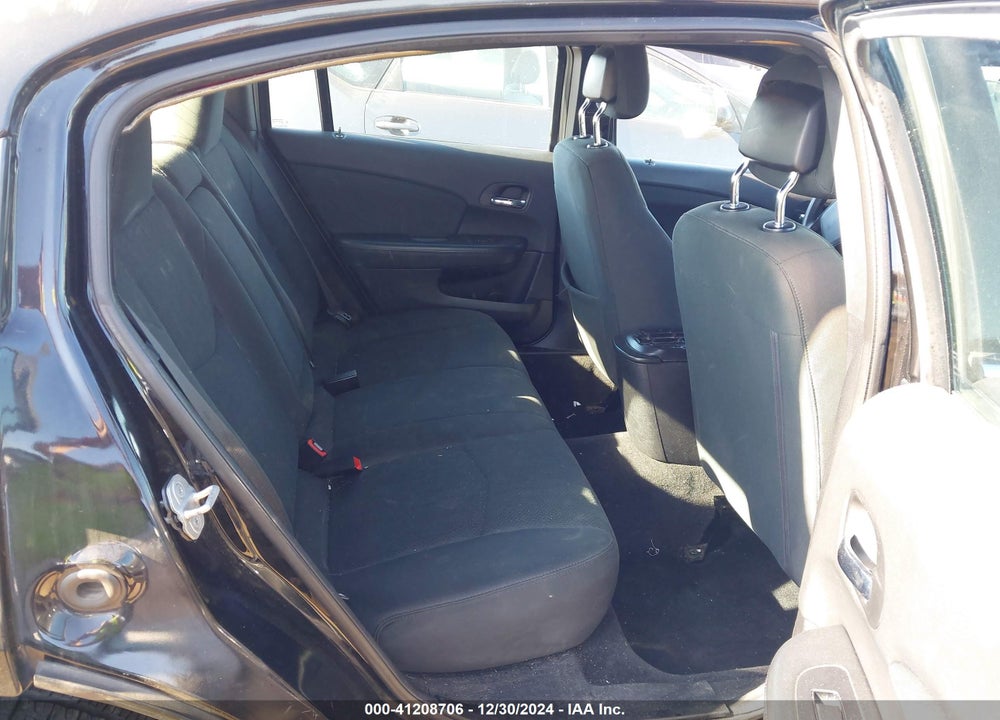 2011 CHRYSLER 200 LX VIN: 1C3BC4FB0BN611155