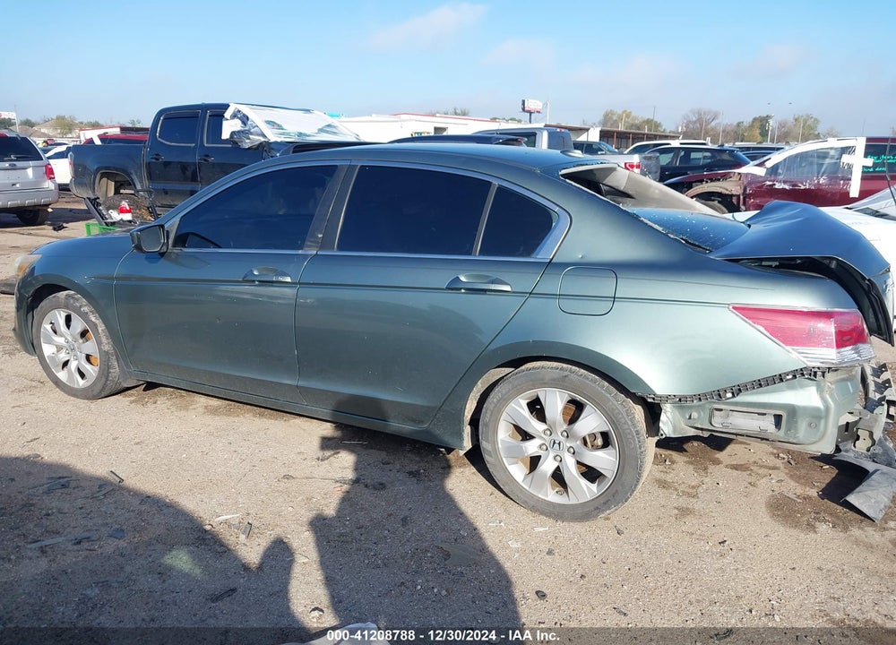 2008 HONDA ACCORD VIN: 1HGCP26828A162219