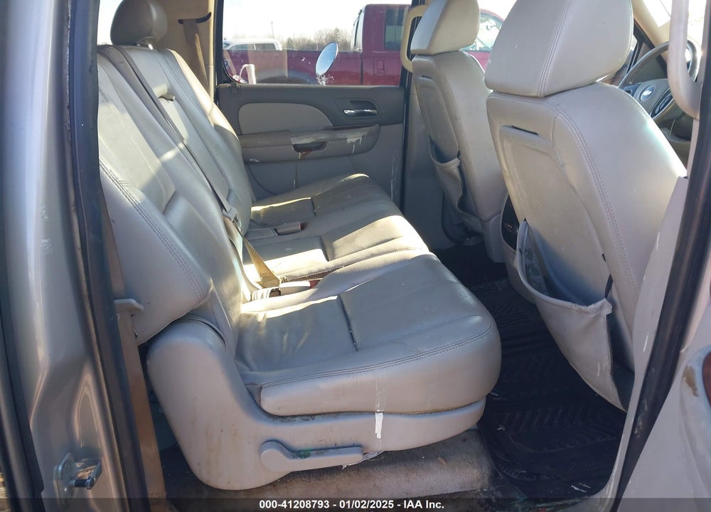 2007 CHEVROLET SUBURBAN 1500 LT VIN: 1GNFK163X7J285510