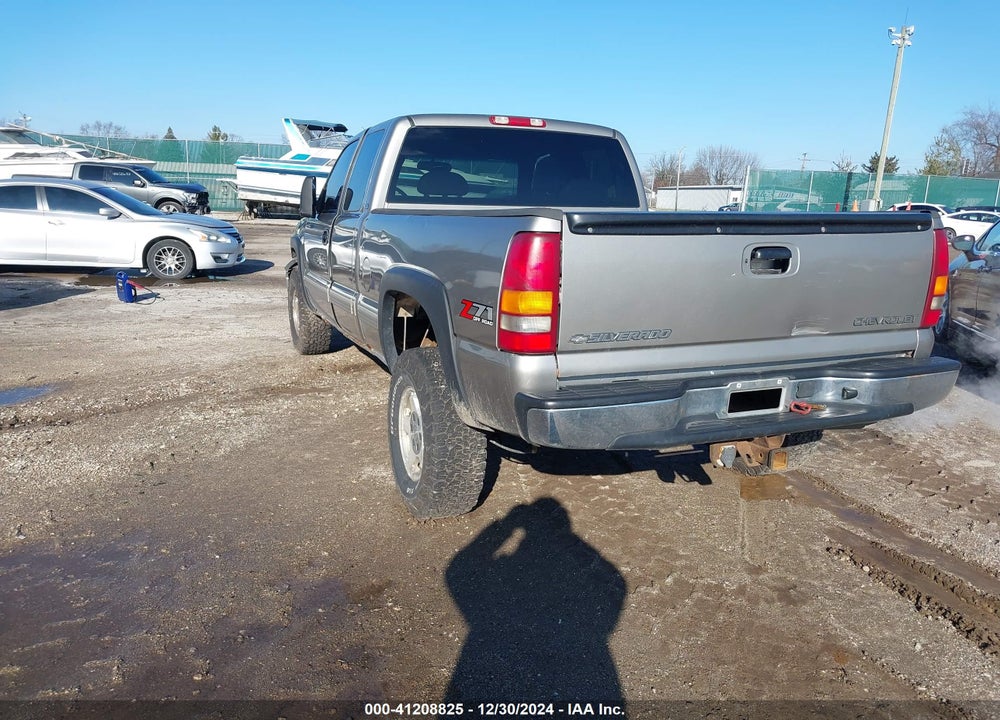 2000 CHEVROLET SILVERADO 1500 LS VIN: 2GCEK19T2Y1405036