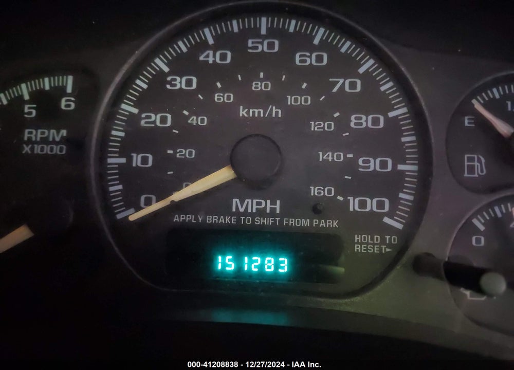2000 CHEVROLET SILVERADO C1500 VIN: 1GCEC19T8YZ116151